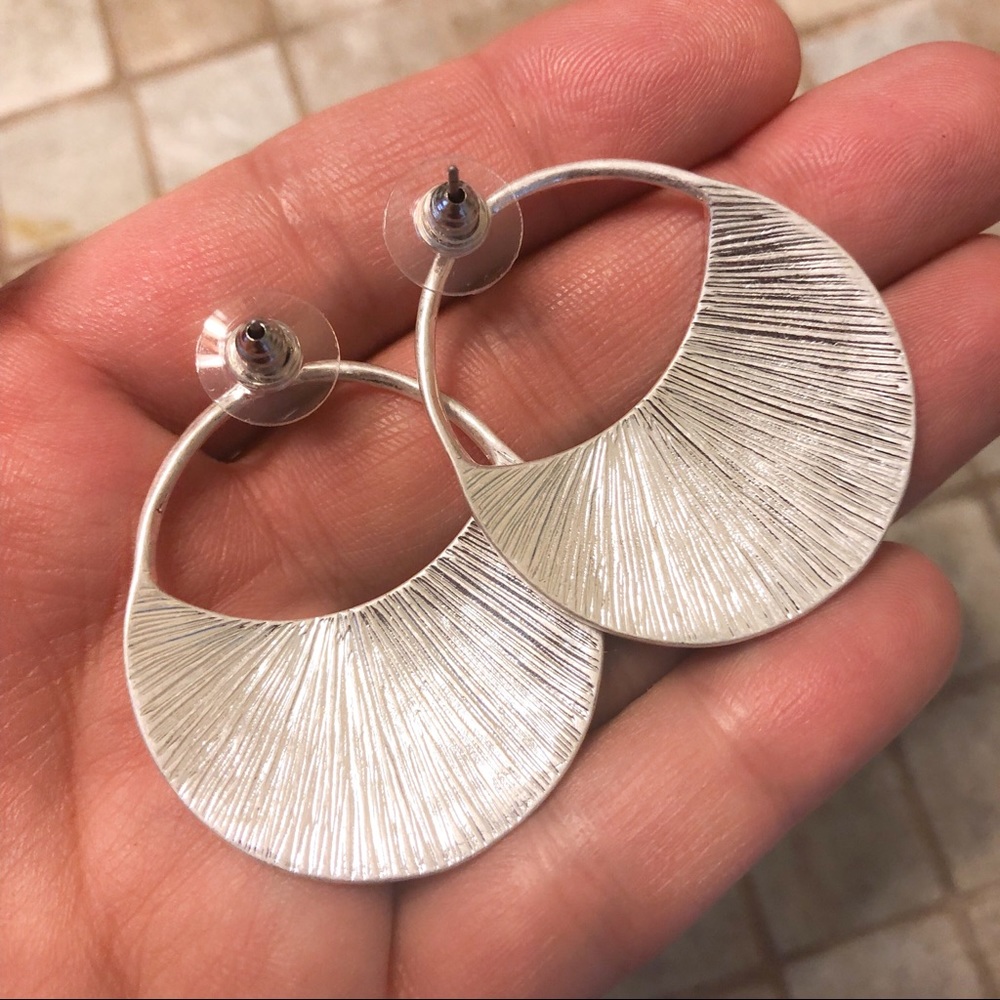 BOGO SALE Silver hoop trees  stud earrings - Picture 3 of 4